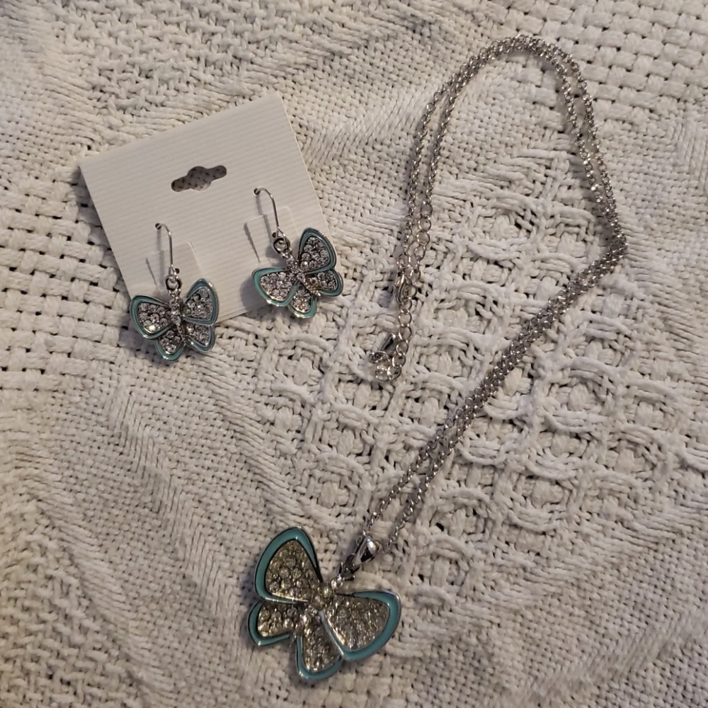 Soho Hearts Butterfly silver earrings and necklace
